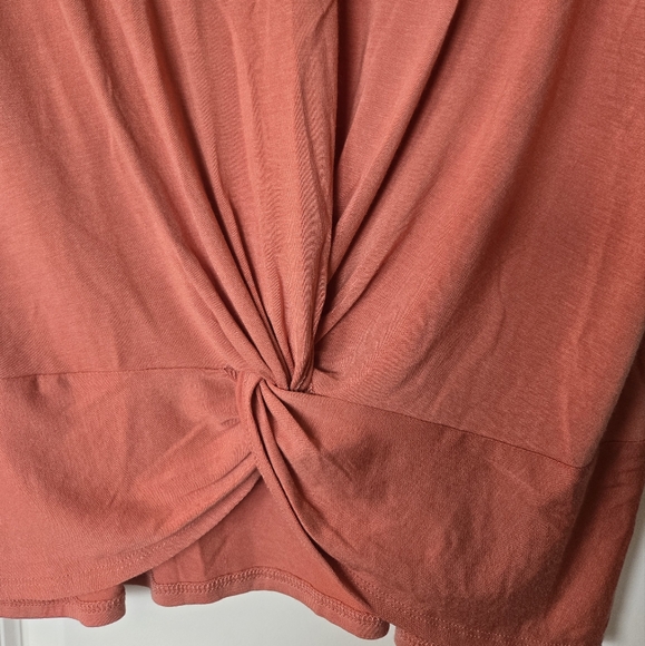 Philosophy VNeck Twist Front top - Picture 6 of 10